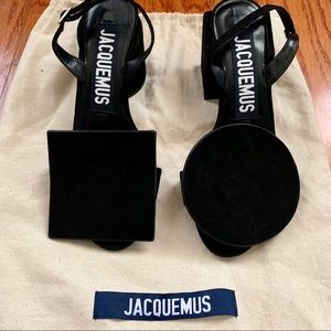 NWOT Jacquemus sandals black suede les rond carré